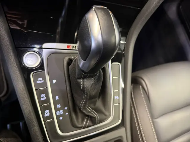 Volkswagen Golf 2.0 TSI 4Motion R 2019 Benzine 17