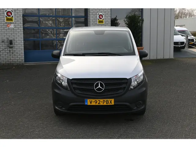 Mercedes-Benz Vito 2