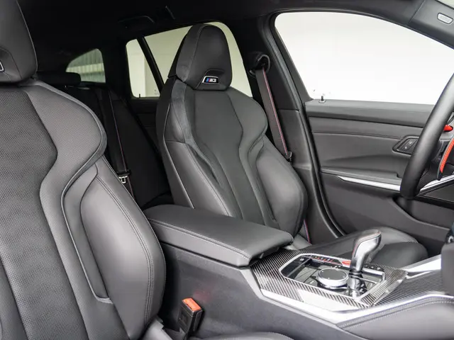 BMW M3 Touring xDrive Competition 2024 Benzine 10