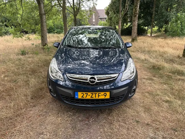 Opel Corsa 1.4-16V Cosmo apk t/m 31-01-2026 2013 Benzine 8
