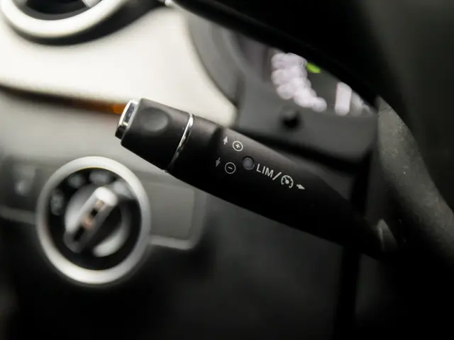 Mercedes-Benz B-Klasse 200 AMG Sport 2013 Benzine 24