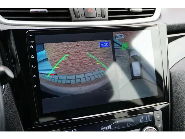 Nissan QASHQAI 1.2 Tekna 2015 Benzine 32