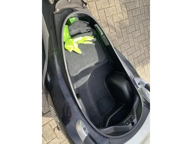 Piaggio MP3 400 LT 24.dkm AUTORIJBEWIJS B 2014 Benzine 13