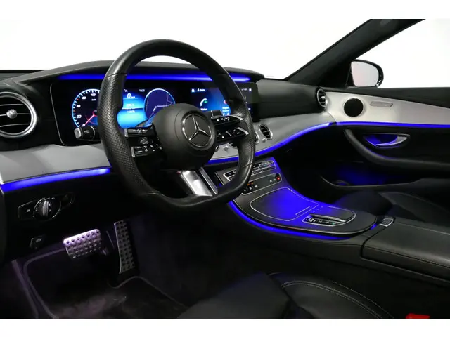 Mercedes-Benz E-Klasse 200 AMG Line 2020 Benzine 6