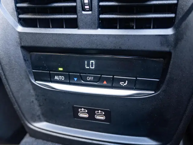 BMW M4 Cabrio xDrive Competition 2022 Benzine 50