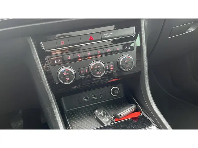 SEAT Ateca 1.4 EcoTSI Xcellence 2017 Benzine 16