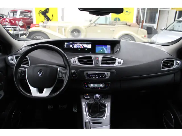 Renault Scénic Xmod 1.2 TCe Bose 2013 Benzine 9