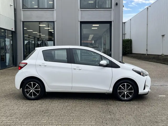 Toyota Yaris 1.0 VVT-i Connect 2019 Benzine 3