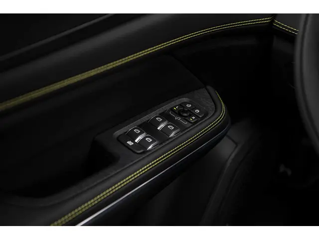 Lynk & Co 01 1.5 More 2025 Hybride Benzine 23