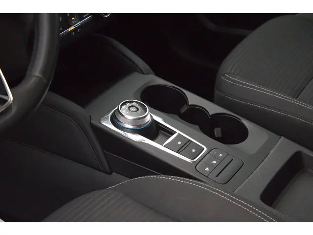 Ford Kuga 2.5 FHEV Titanium 2023 Hybride Benzine 33