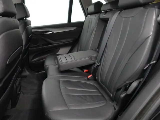 BMW X5 xDrive35i M Sport Aut- 2016 Benzine 29