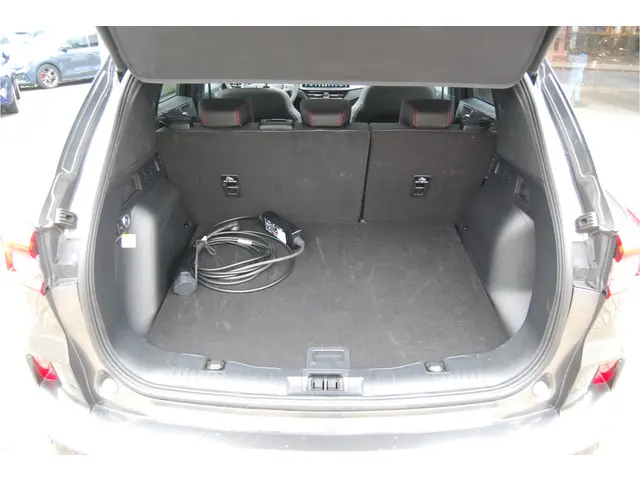 Ford Kuga 2.5 PHEV 243PK ST-Line X 2025 Hybride Benzine 6