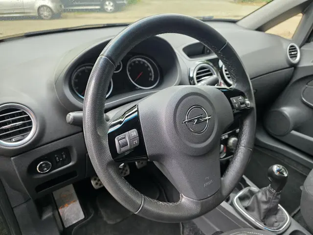 Opel Corsa 1.4-16V OPC Performance Line 2012 Benzine 7