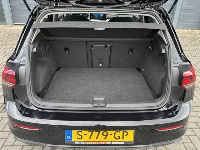 Volkswagen Golf 1.0 TSI LIFE 2023 Benzine 14