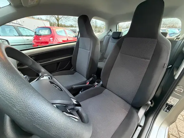 Volkswagen up! 1.0 BMT take up! 2017 Benzine 7