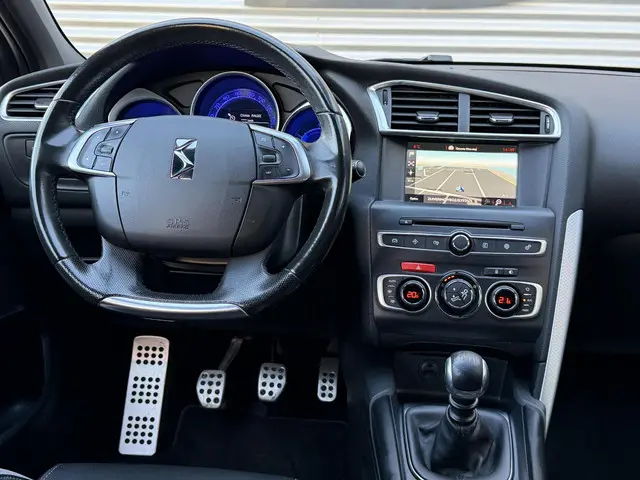 Citroën DS4 1.2 PureTech 1955 2015 Benzine 11