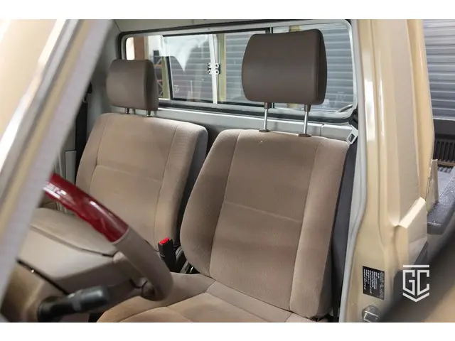 Toyota Land Cruiser GRJ79 Single Cab 2023 2023 Benzine 11