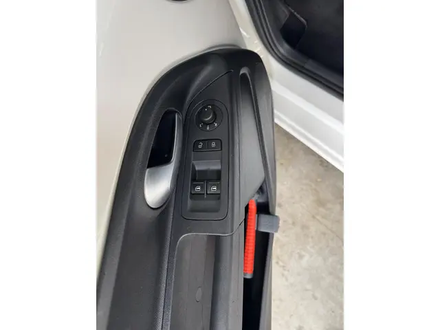Volkswagen up! 1.0 BMT move up! 2020 Benzine 9