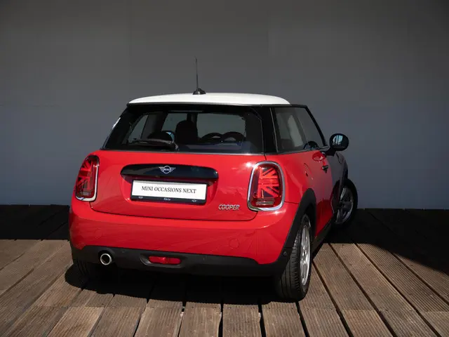 MINI 3-Deurs Cooper 2021 Benzine 2