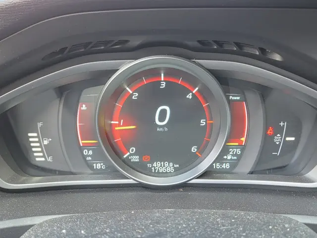 Volvo V40 2.0 D2 Momentum Business 2015 Diesel 21