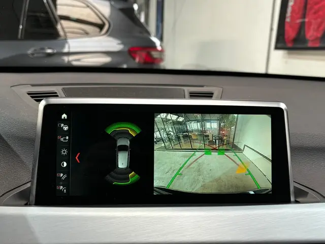 BMW X1 xDrive20i High Executive 2018 Benzine 23