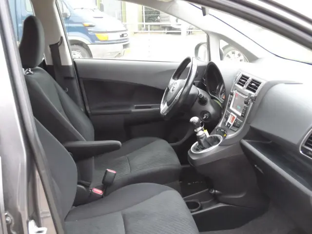 Toyota Verso-S 1.3 VVT-i Comfort 2012 Benzine 6