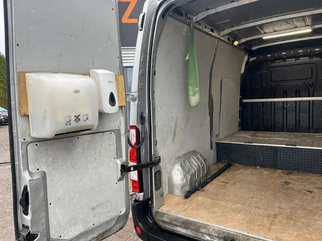 Renault Master T35 2.3 dCi 135 L2H2 2020 Diesel 35