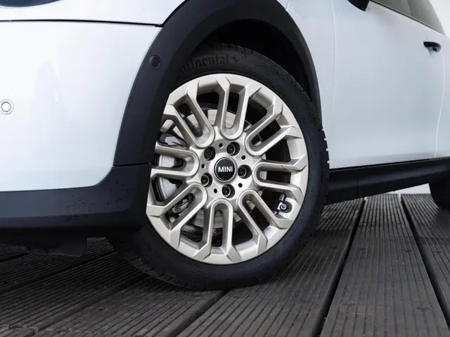 MINI 3-Deurs Cooper C 2025 Benzine 14