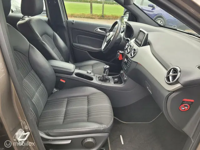 Mercedes-Benz B-Klasse 180, clima, navi. 2012 Benzine 20
