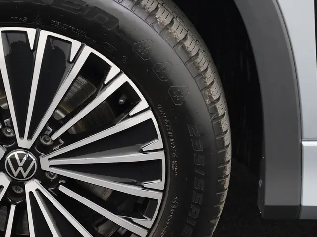 Volkswagen Tayron 1.5eTSI/150PK Life 7p. DSG 2025 Benzine 33