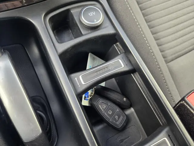 Ford C-MAX 1.5 Titanium 2015 Benzine 16