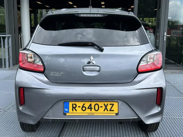 Mitsubishi Space Star 1.2 Dynamic 2022 Benzine 18