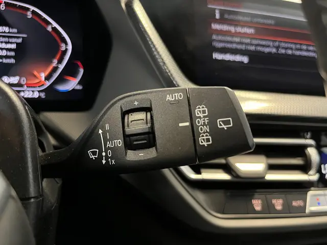 BMW 1 Serie 118i Sport Line 2021 Benzine 30