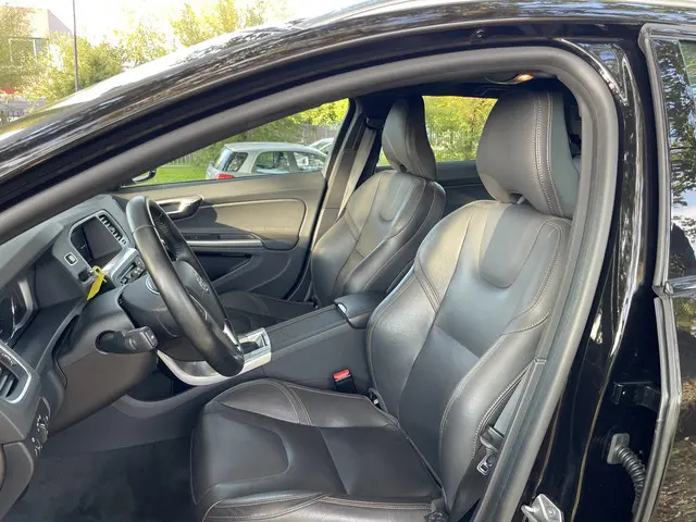 Volvo V60 Cross Country 2.0 T5 Polar+ 2019 Benzine 13