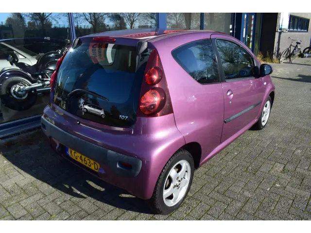 Peugeot 107 1.0 Active 2012 Benzine 6