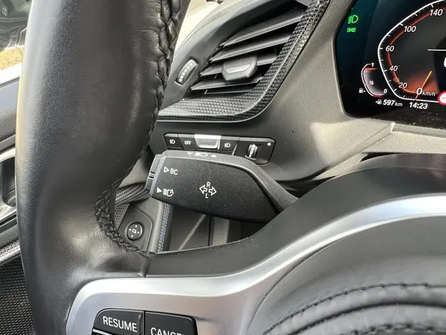 BMW 1 Serie 118i Business Edition 2021 Benzine 33