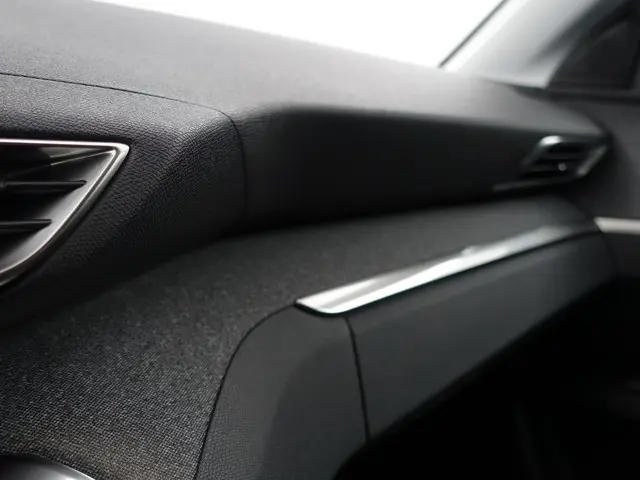 Peugeot 5008 1.2 PureTech GT Line Aut- 2020 Benzine 9