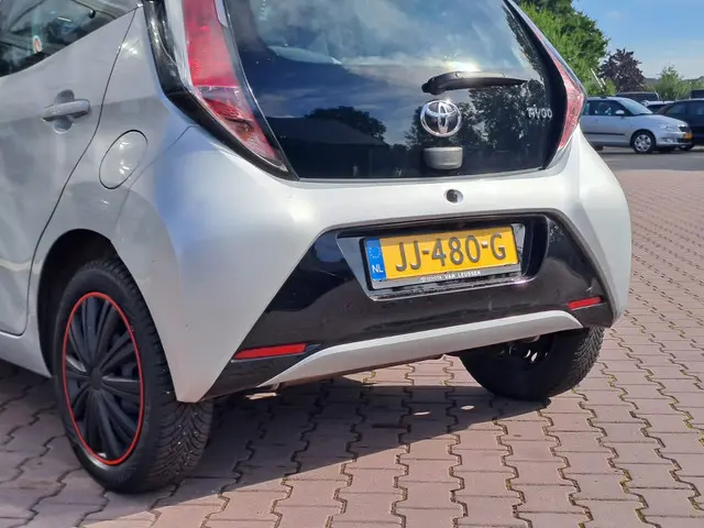Toyota Aygo 1.0 VVT-i x-play 2016 Benzine 37