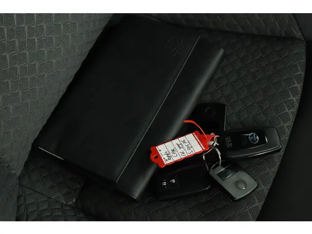 Toyota C-HR 1.8 Hybrid Dynamic 2023 Hybride Benzine 11