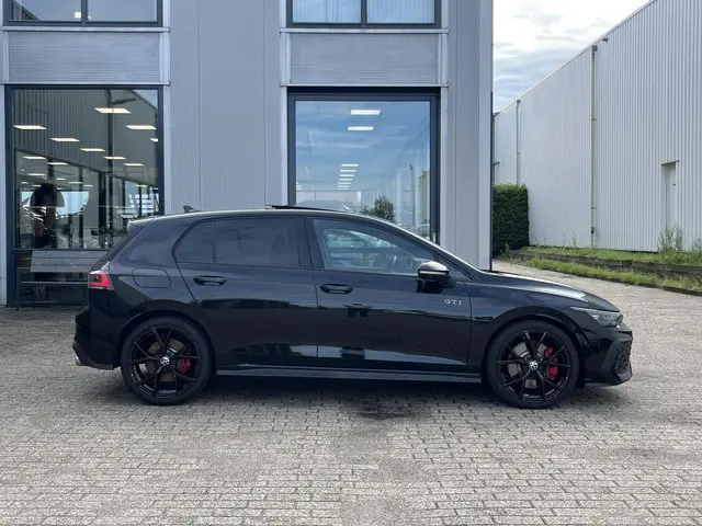 Volkswagen Golf 2.0 TSI GTI 8.5 2024 Benzine 3
