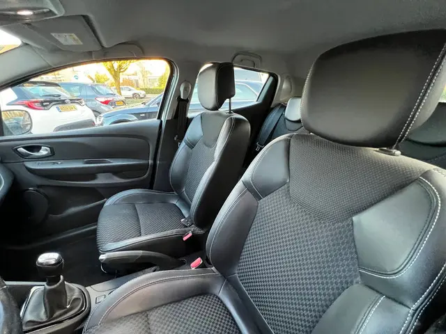 Renault Clio 0.9 TCe Limited 2017 Benzine 9