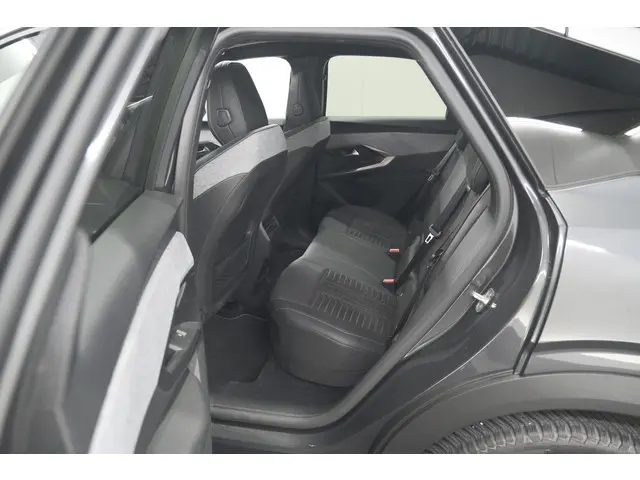 Peugeot 3008 1.2 Hybrid 136 GT 2025 Hybride Benzine 28