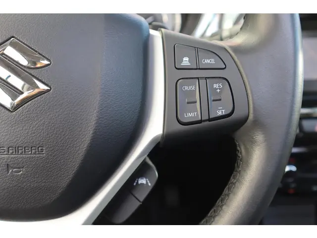 Suzuki Vitara 1.5 HYBRID STYLE 2022 Hybride Benzine 18