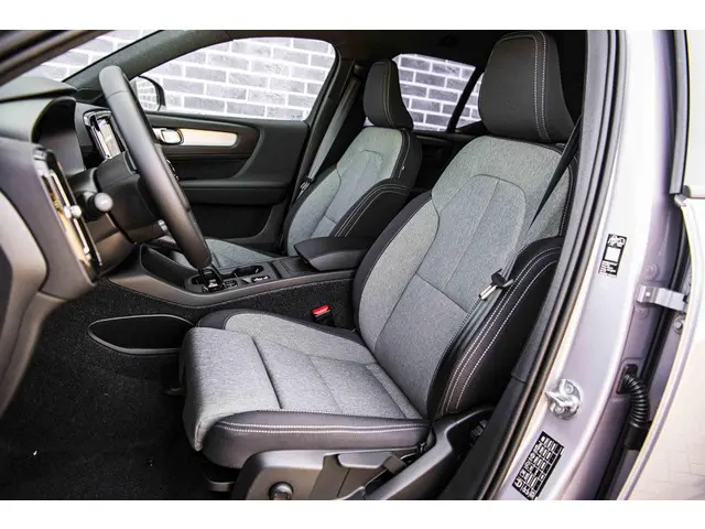 Volvo XC40 2.0 B3 Business Edition 2025 Benzine 7