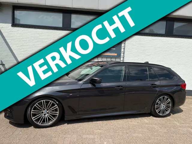 BMW 5 Serie Touring 520i High Executive 2018 Benzine