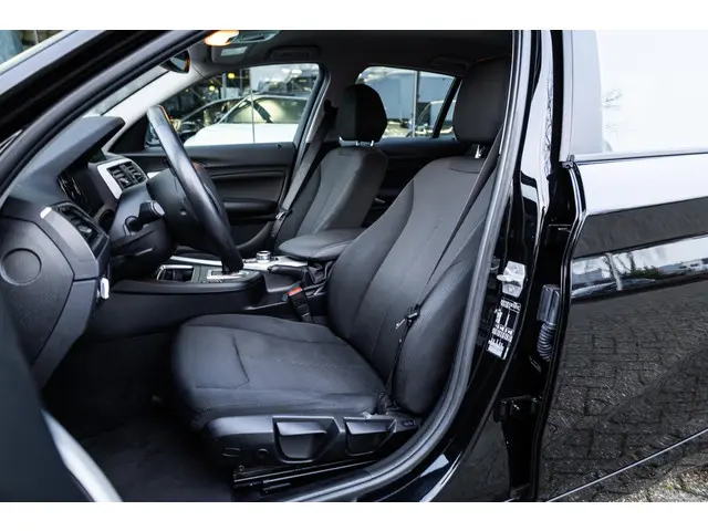 BMW 1 Serie 118i Corporate Lease Executive 2017 Benzine 4