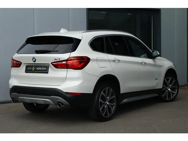 BMW X1 sDrive20i Centennial High Executive 2017 Benzine 8