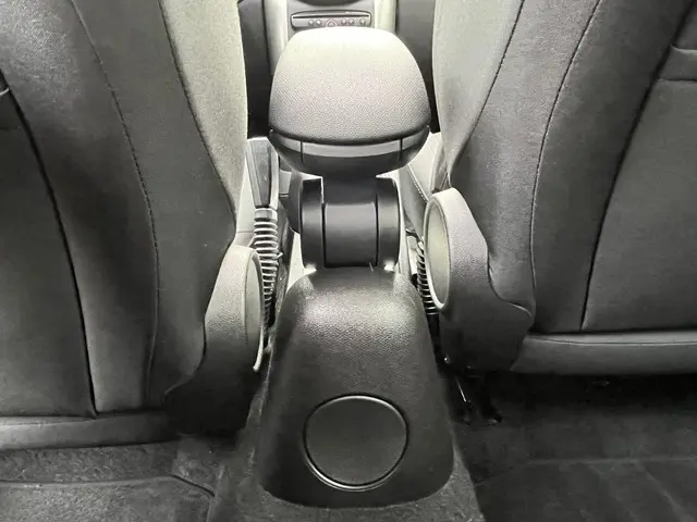 MINI Countryman 1.6 One Knockout Edition 2014 Benzine 29