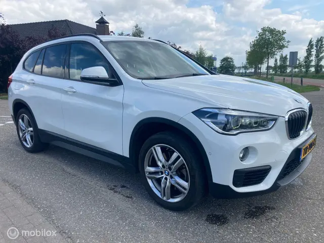 BMW X1 20i High Executive leder aut camera 2018 Benzine 4