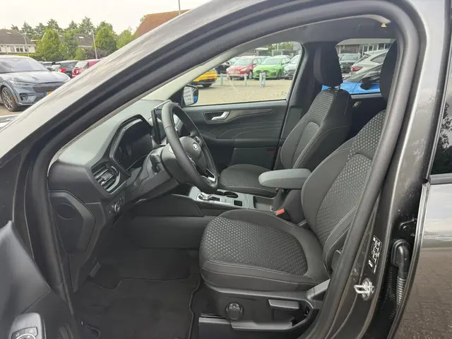 Ford Kuga 2.5 PHEV Titanium 2025 Hybride Benzine 33